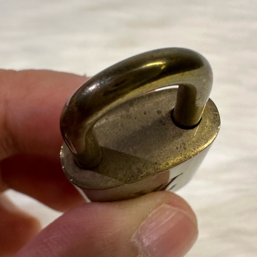 LOUIS VUITTON lock and key #319 - Picture 7 of 11